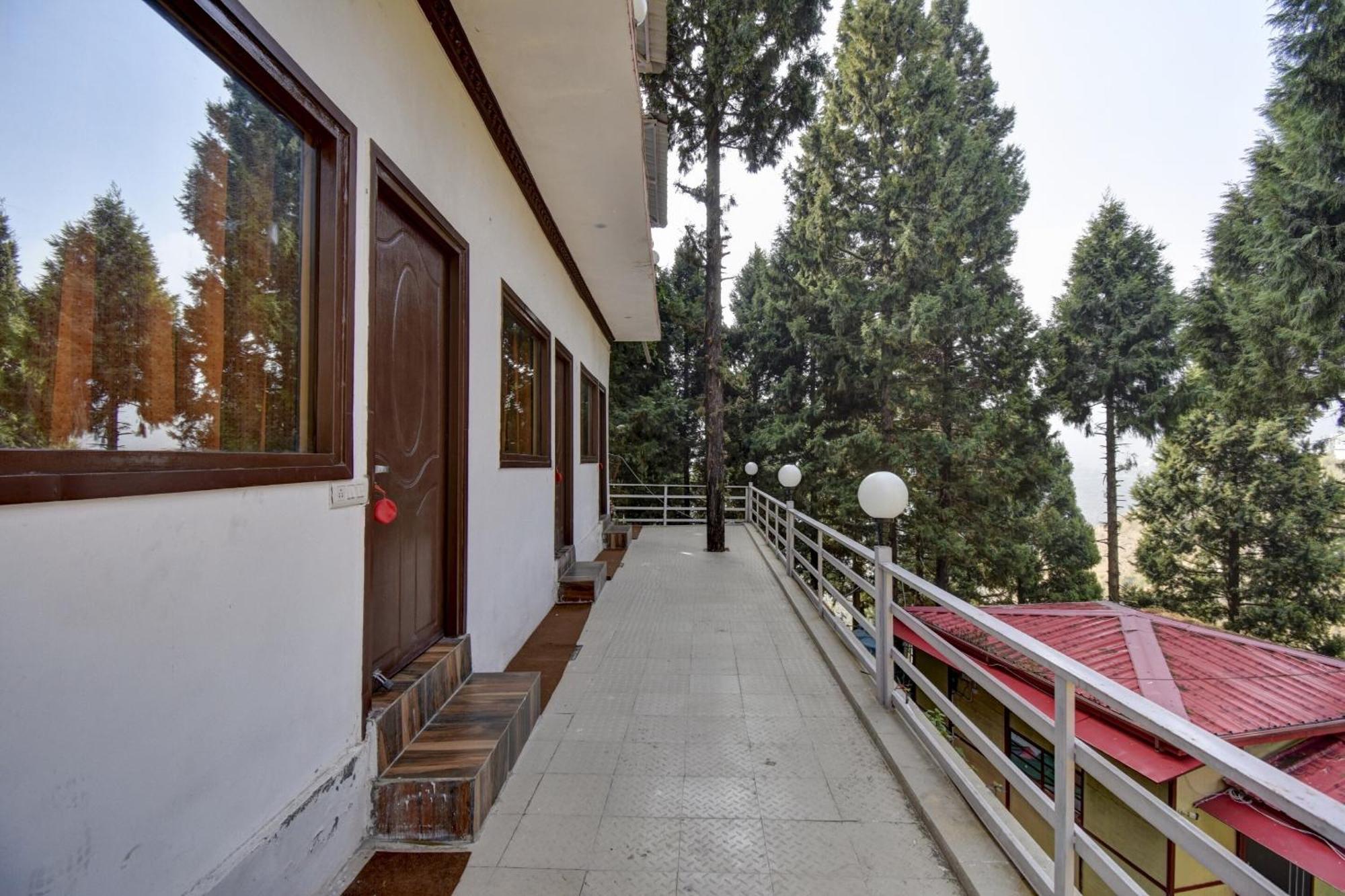 Hotel OYO 72895 Pine Tree Masuri Exterior foto